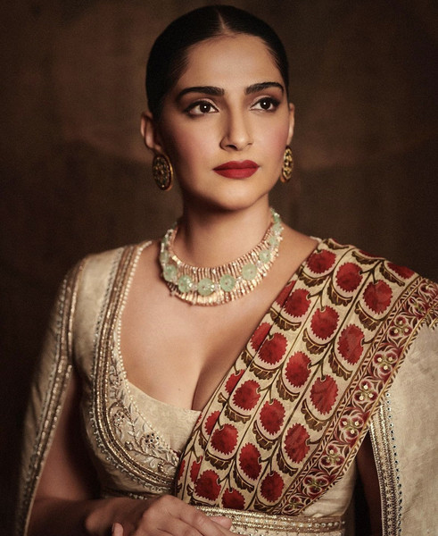 Sonam Kapoor in JJ Valaya at the NMACC Gala