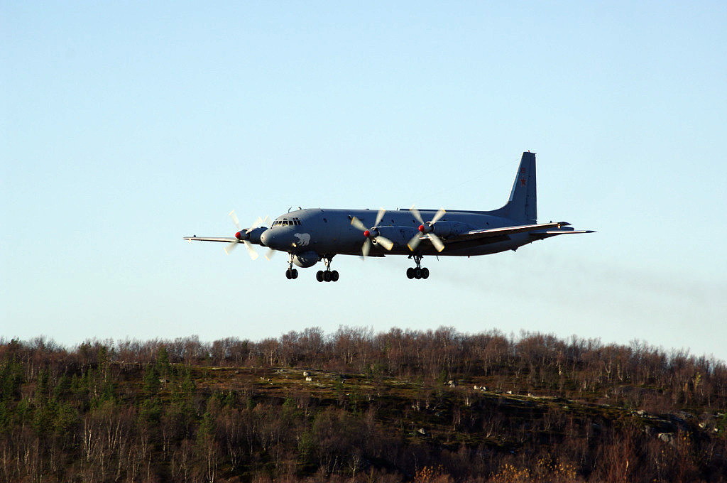 Североморск 1. Ил 38 Североморск. Аэродром Североморск. Авиабаза Североморск 1. Ил-38 Север 1.