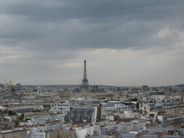 Вид на Париж с Монпарнас в пасмурный день 2009 года/ Автор фото Андрей Бондаренко
